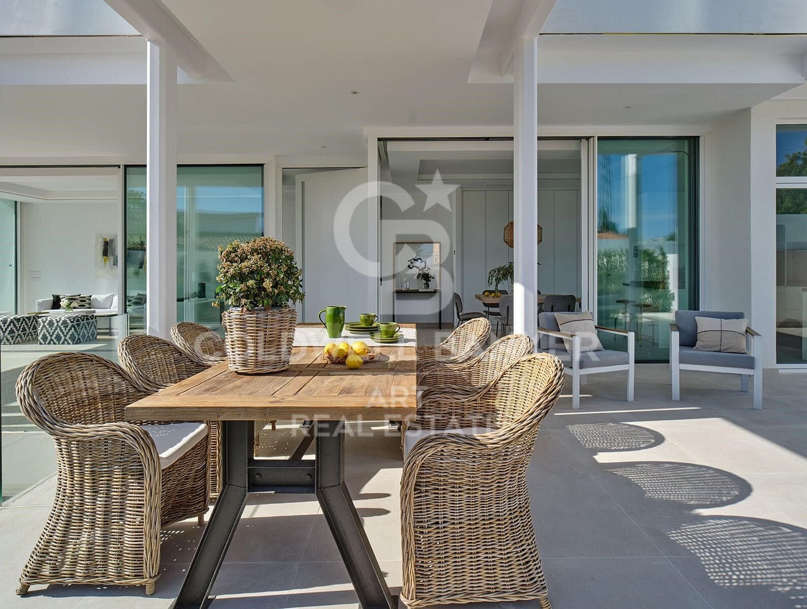Preciosa villa con vistas panorámicas al mar en Marbella
