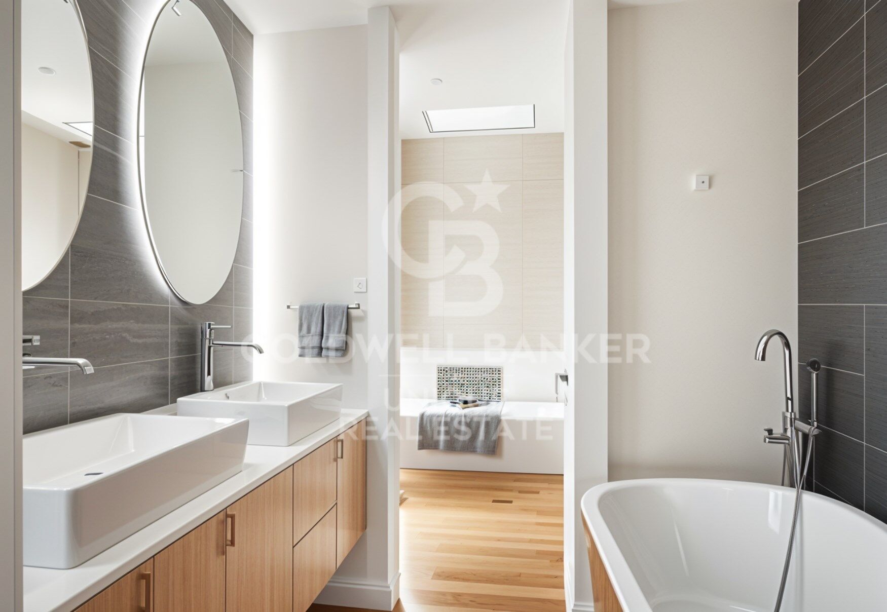 Exclusive renovated exterior property in Malasaña, Madrid