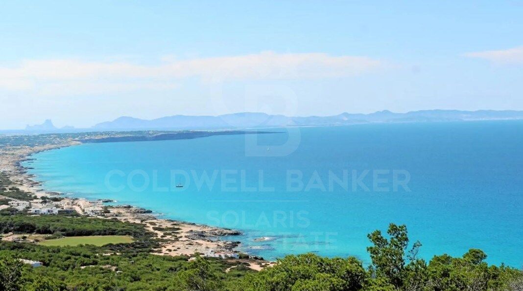 FANTASTISCHES BAUGRUNDSTÜCK AUF FORMENTERA.