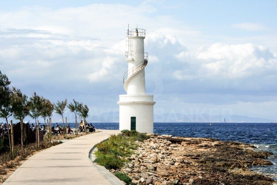 FANTASTISCHES BAUGRUNDSTÜCK AUF FORMENTERA.
