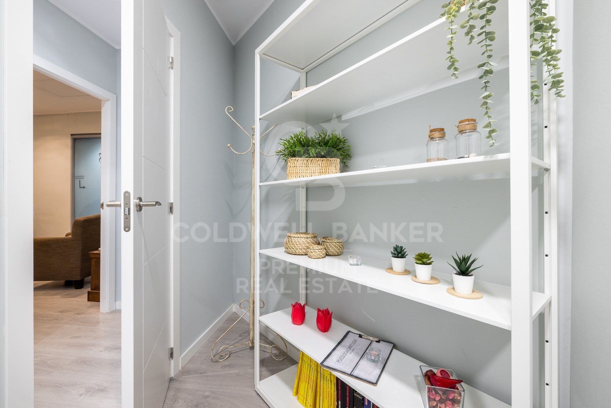 Despacho en la exclusiva Avenida Torreblanca: Elegancia, funcionalidad y comodidad