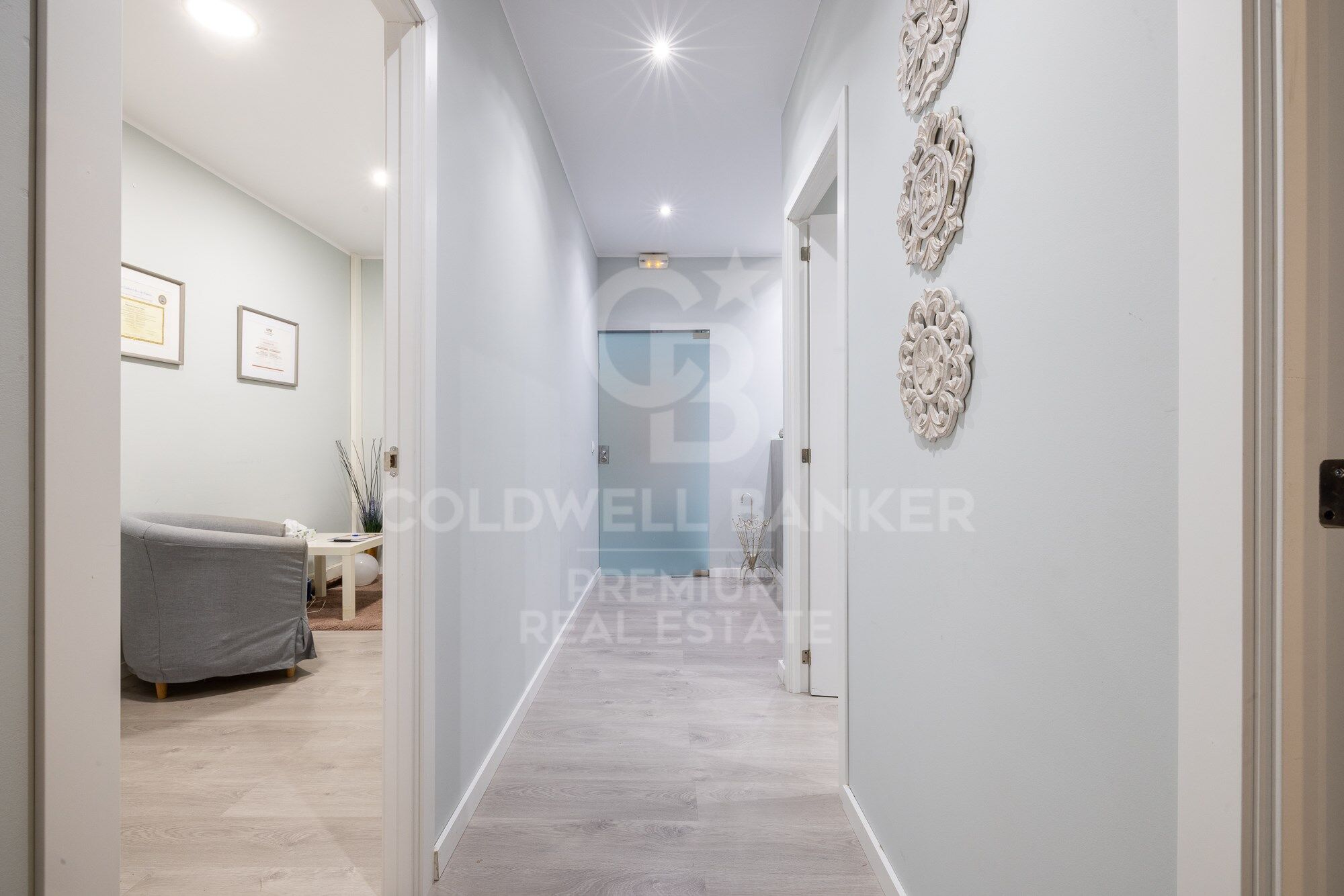 Despacho en la exclusiva Avenida Torreblanca: Elegancia, funcionalidad y comodidad