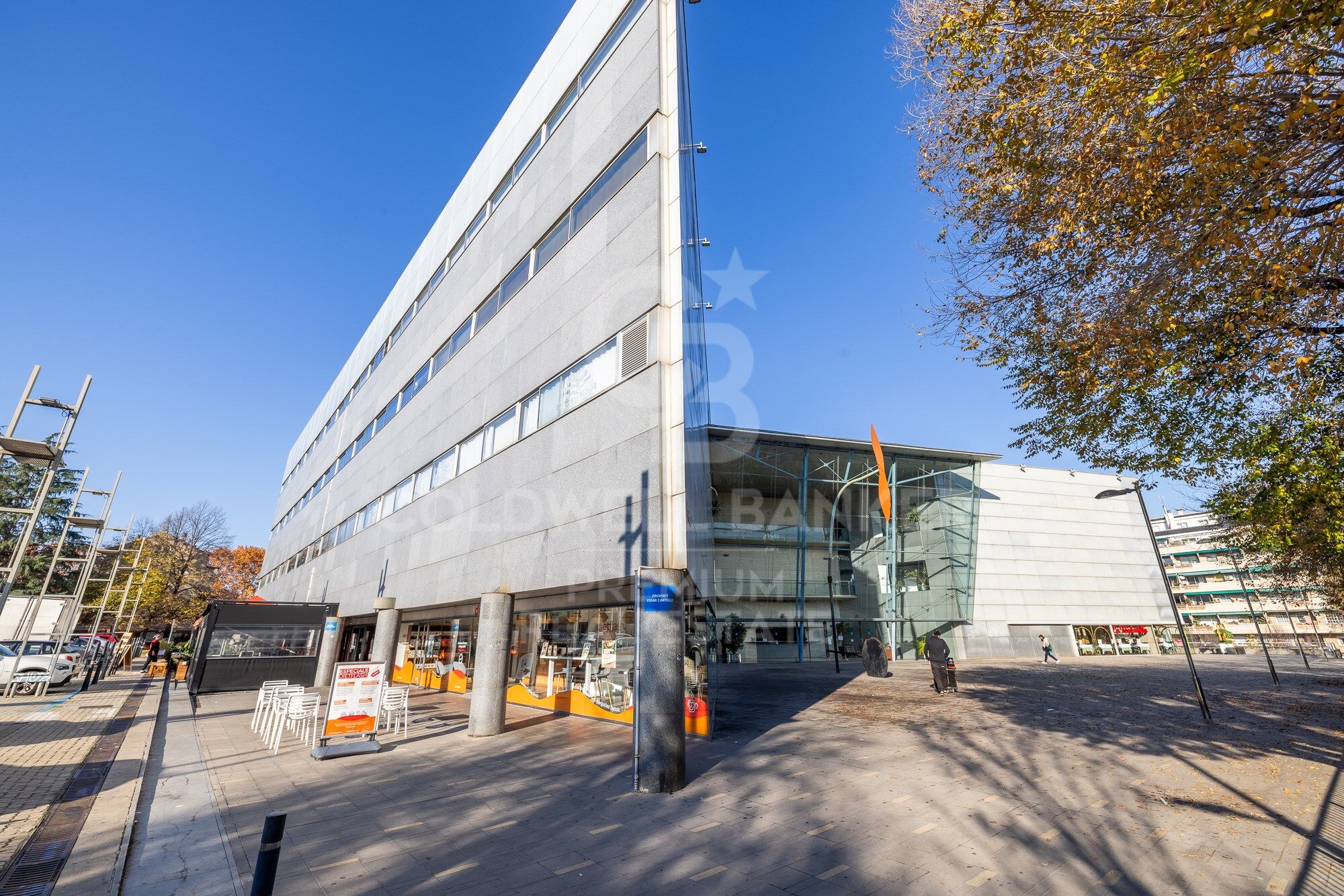 Despacho en la exclusiva Avenida Torreblanca: Elegancia, funcionalidad y comodidad