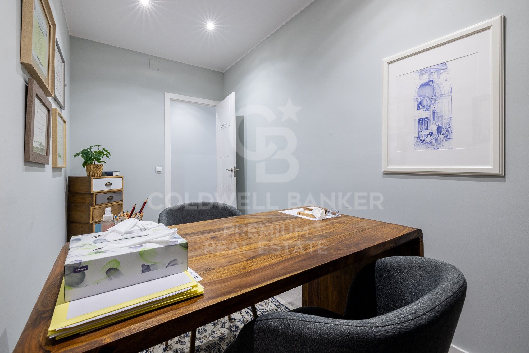 Despacho en la exclusiva Avenida Torreblanca: Elegancia, funcionalidad y comodidad