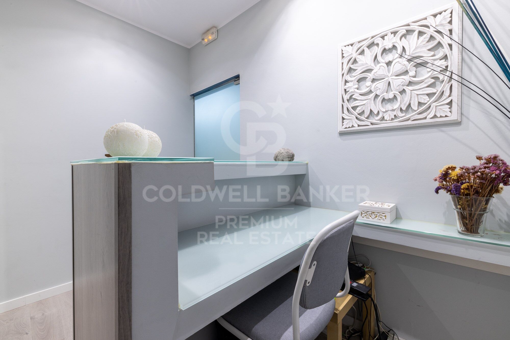 Despacho en la exclusiva Avenida Torreblanca: Elegancia, funcionalidad y comodidad