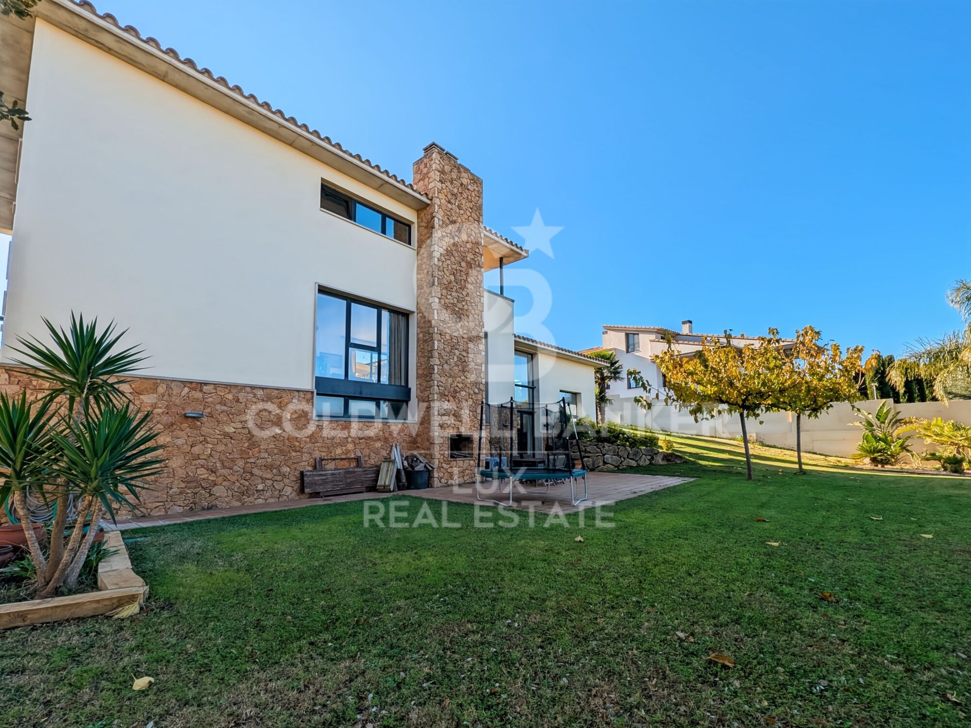 Luxury house with indoor pool in L'Escala