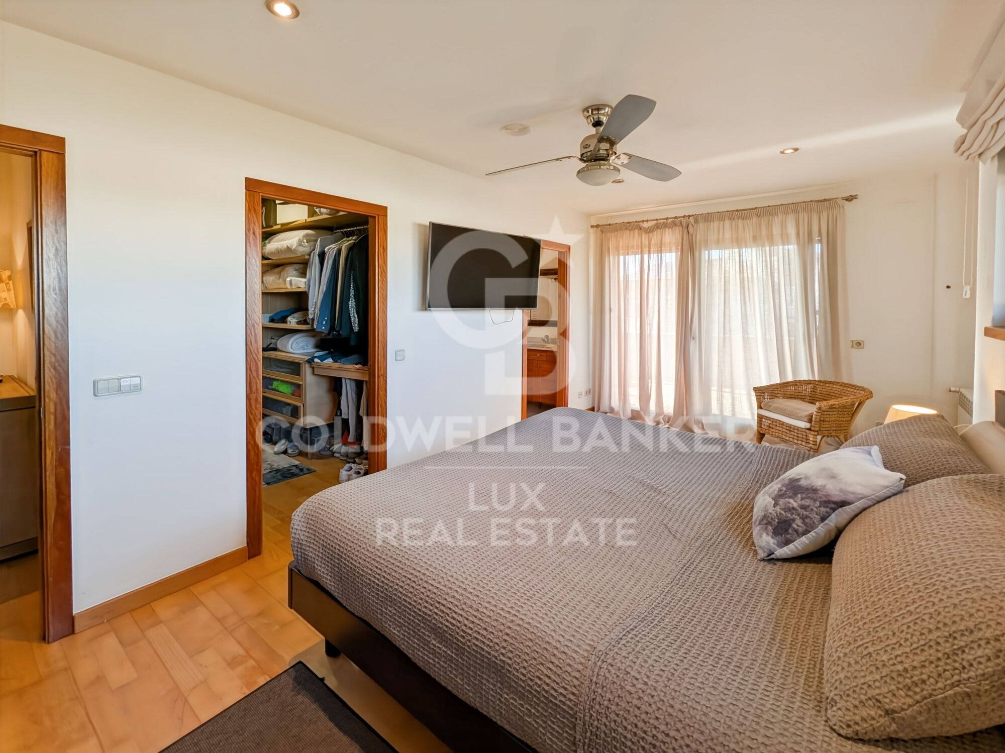 Luxury house with indoor pool in L'Escala