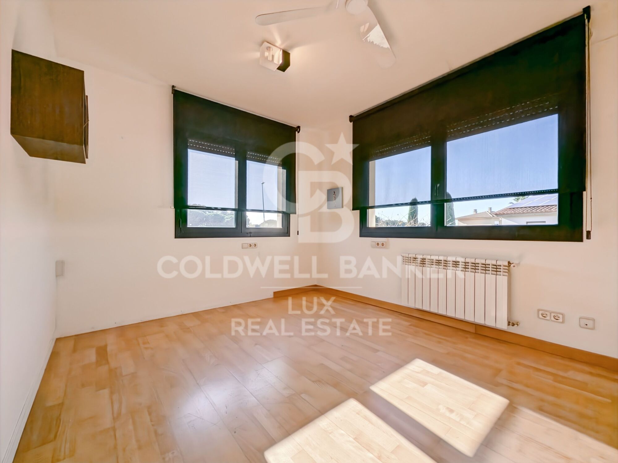 Luxury house with indoor pool in L'Escala