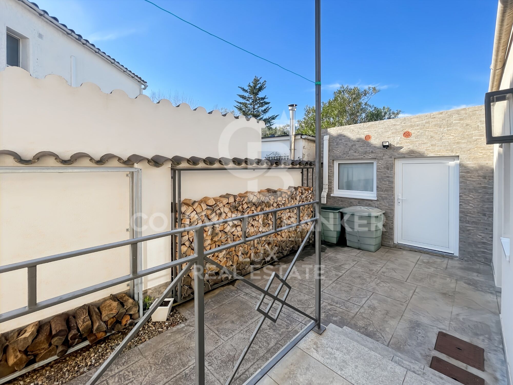 Luxury Villa with Pool and Garden 5 Minutes from the Beach in Empuriabrava