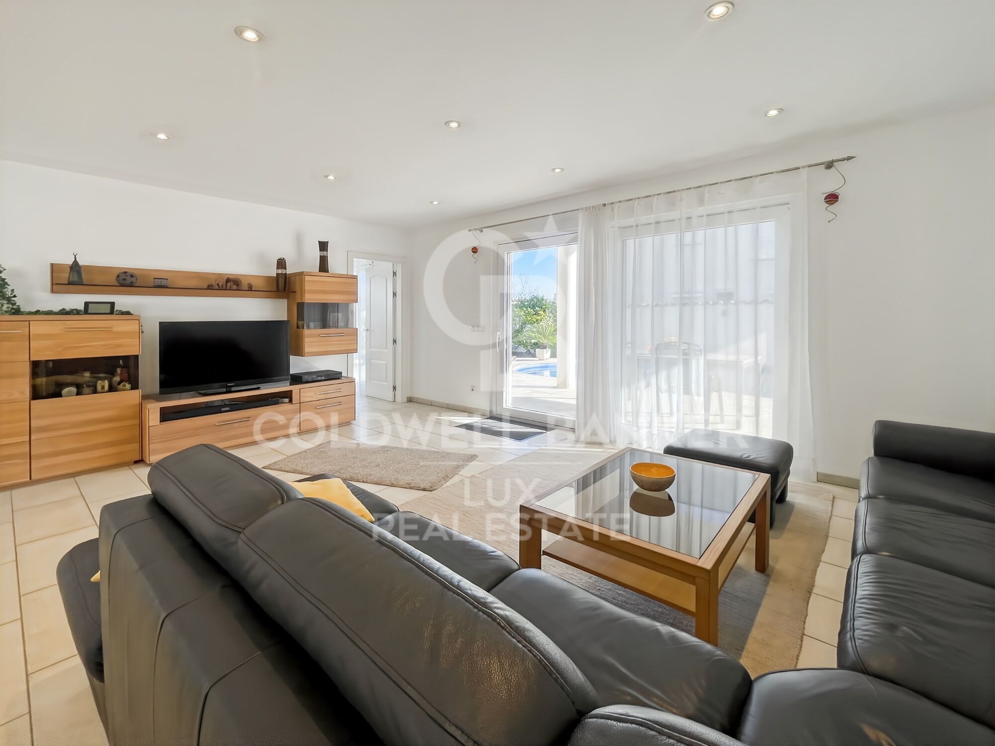 Luxury Villa with Pool and Garden 5 Minutes from the Beach in Empuriabrava