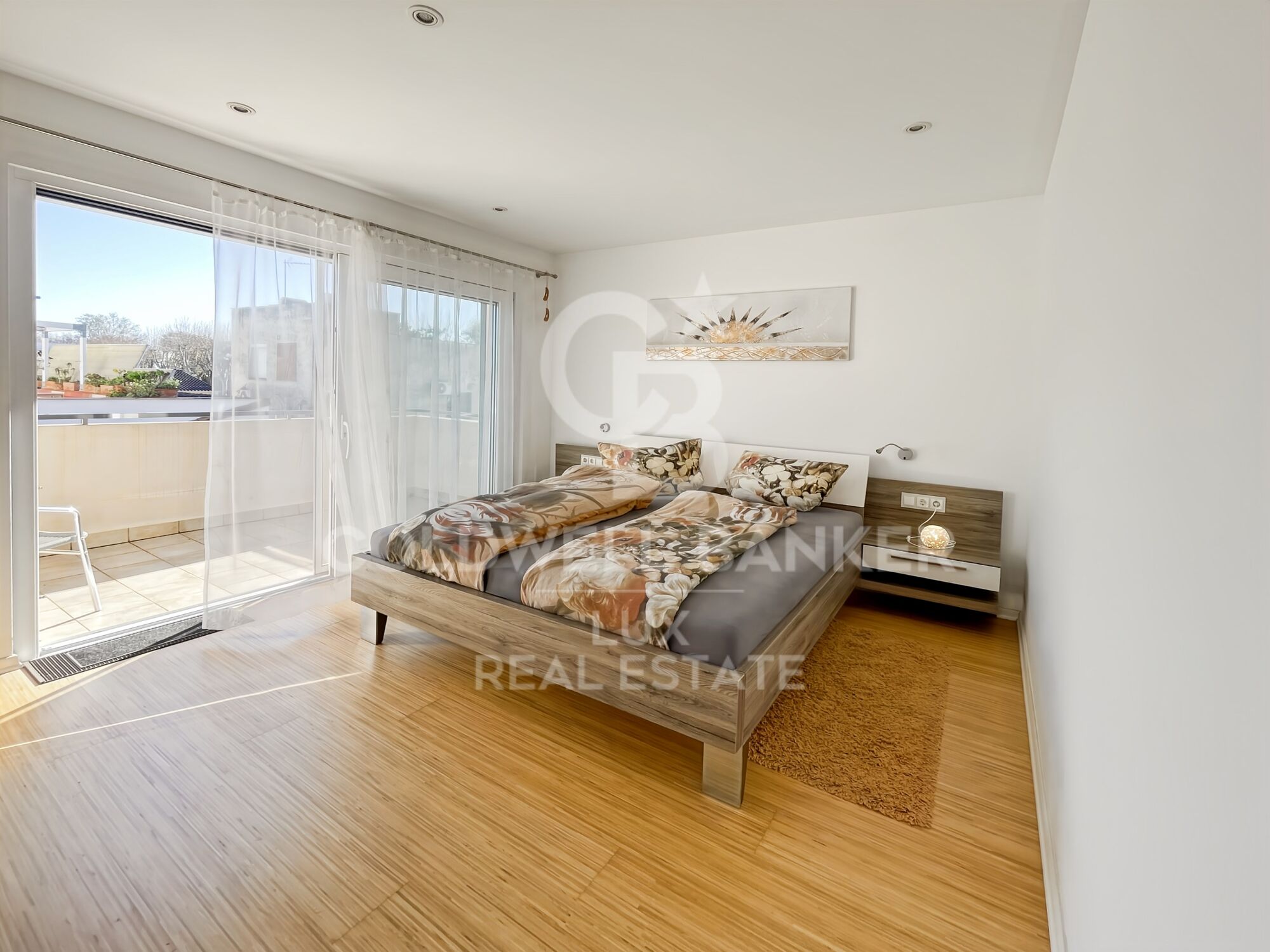 Luxury Villa with Pool and Garden 5 Minutes from the Beach in Empuriabrava