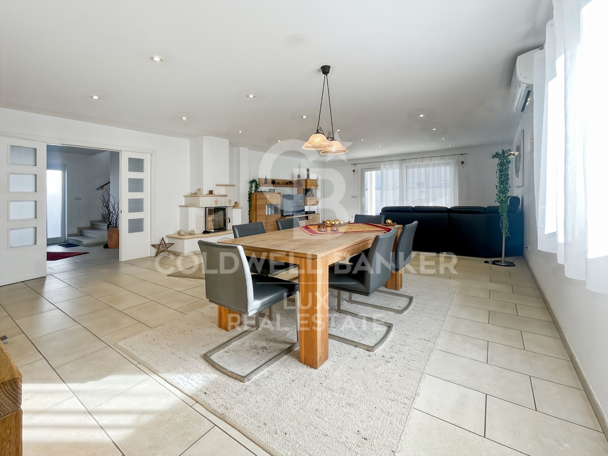 Luxury Villa with Pool and Garden 5 Minutes from the Beach in Empuriabrava