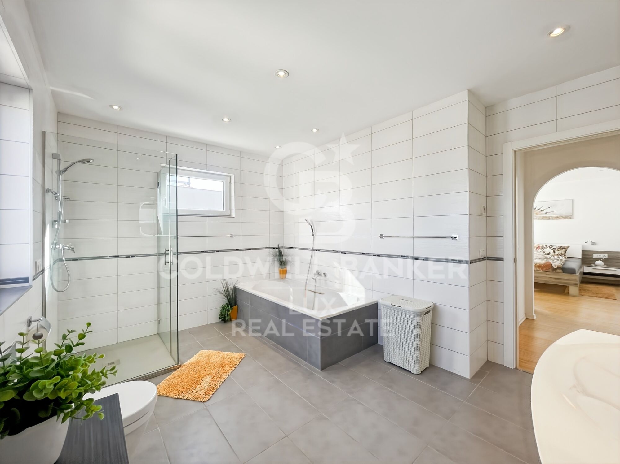 Luxury Villa with Pool and Garden 5 Minutes from the Beach in Empuriabrava