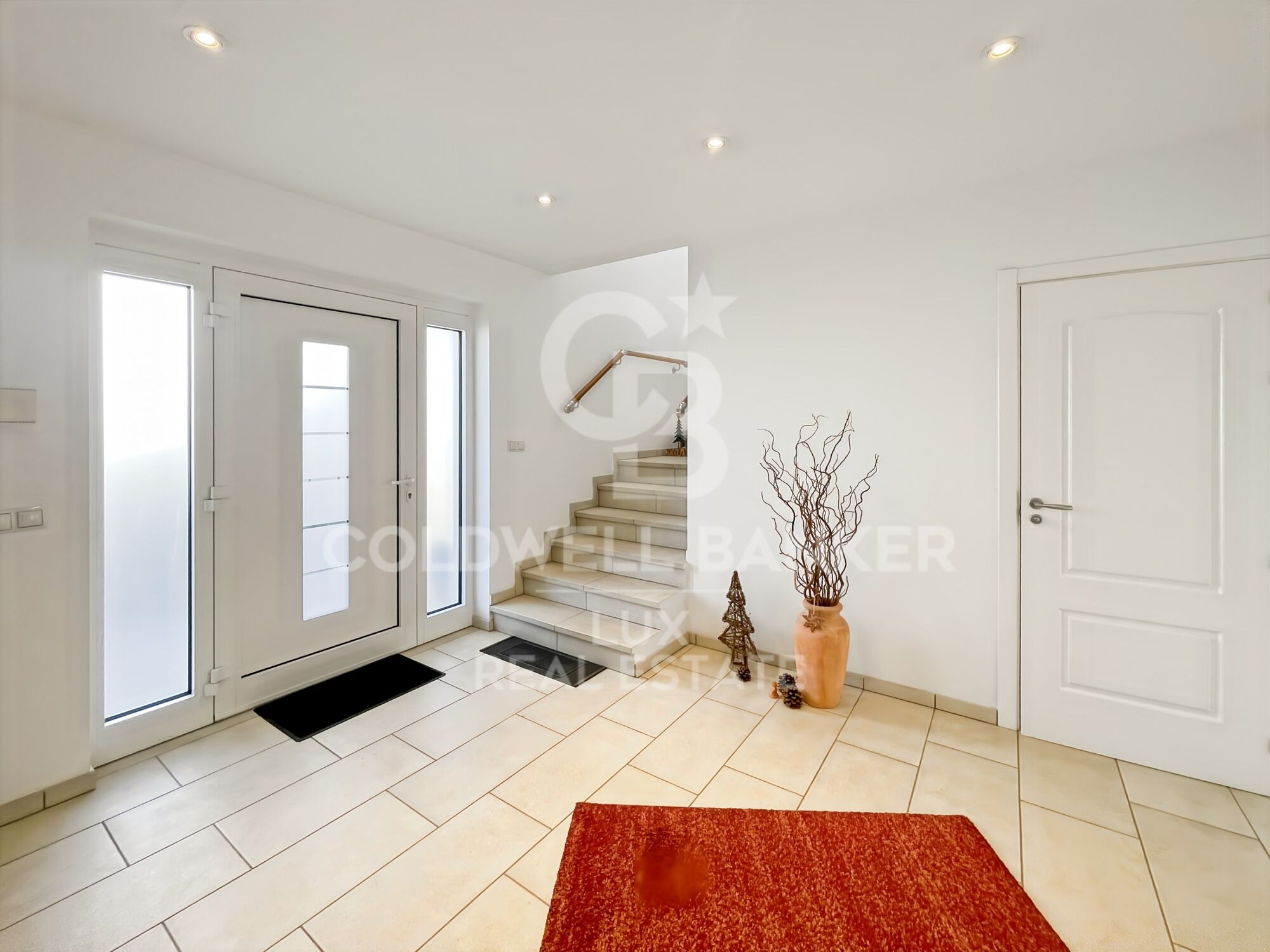 Luxury Villa with Pool and Garden 5 Minutes from the Beach in Empuriabrava