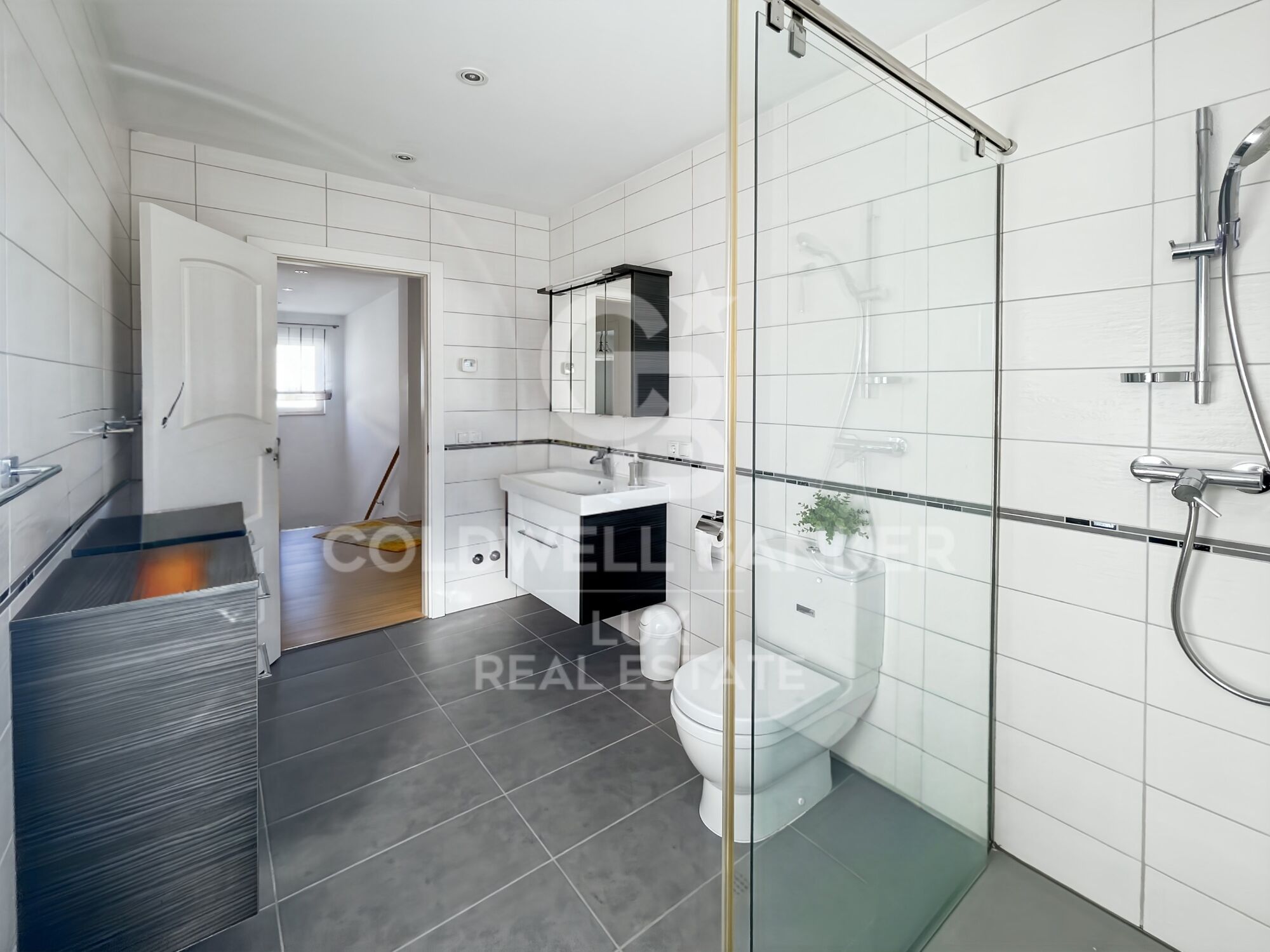 Luxury Villa with Pool and Garden 5 Minutes from the Beach in Empuriabrava