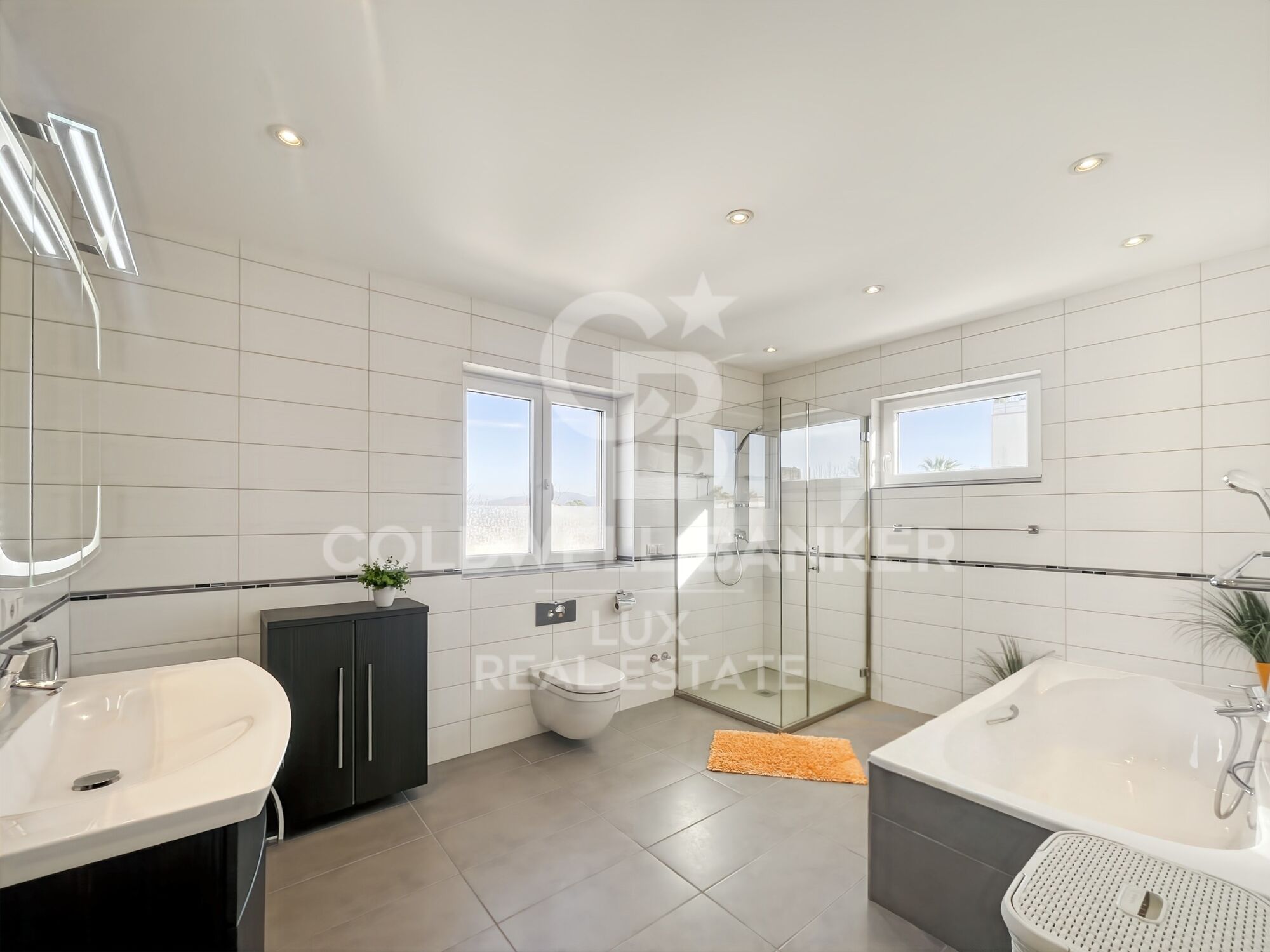 Luxury Villa with Pool and Garden 5 Minutes from the Beach in Empuriabrava