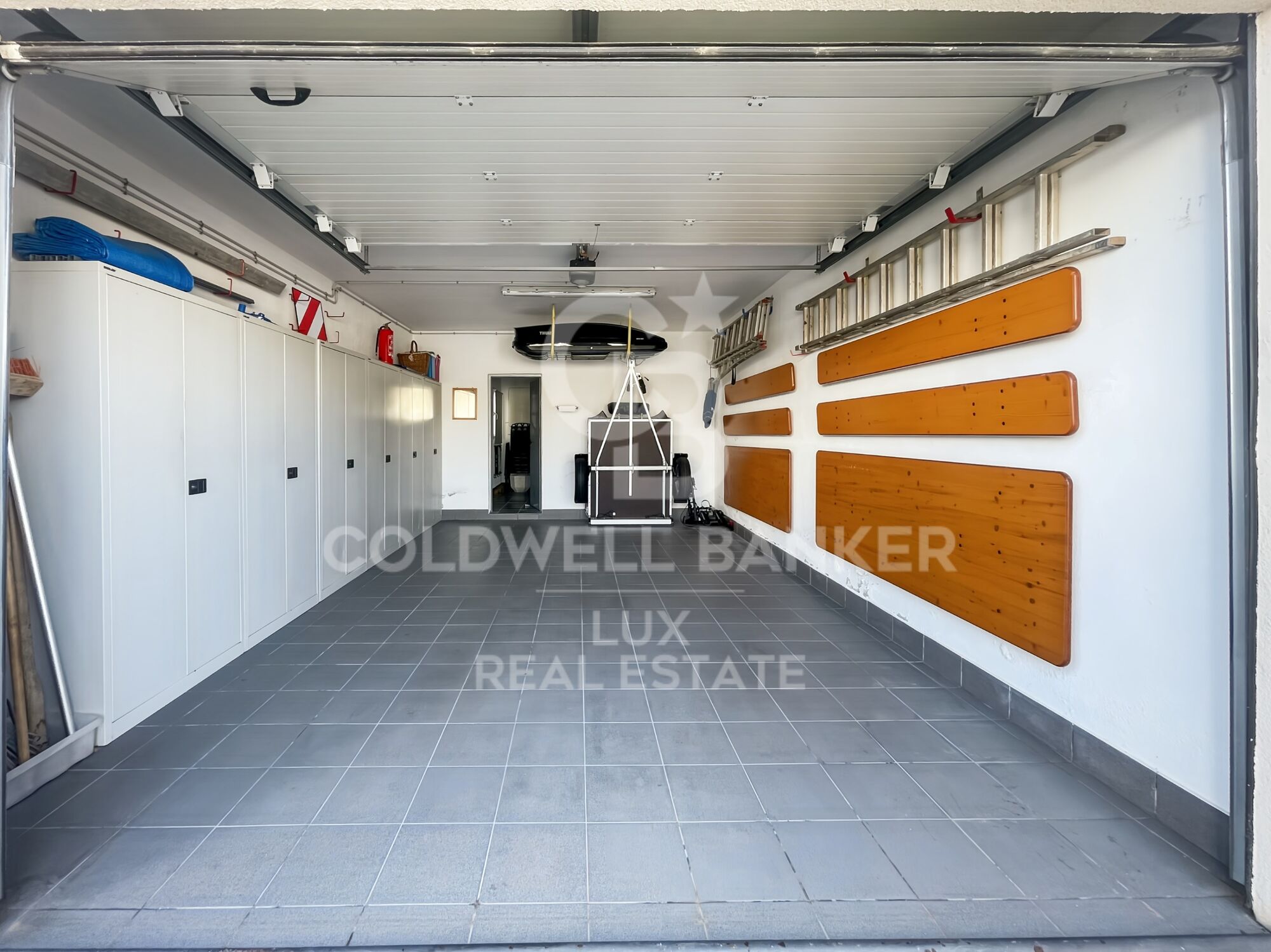 Luxury Villa with Pool and Garden 5 Minutes from the Beach in Empuriabrava