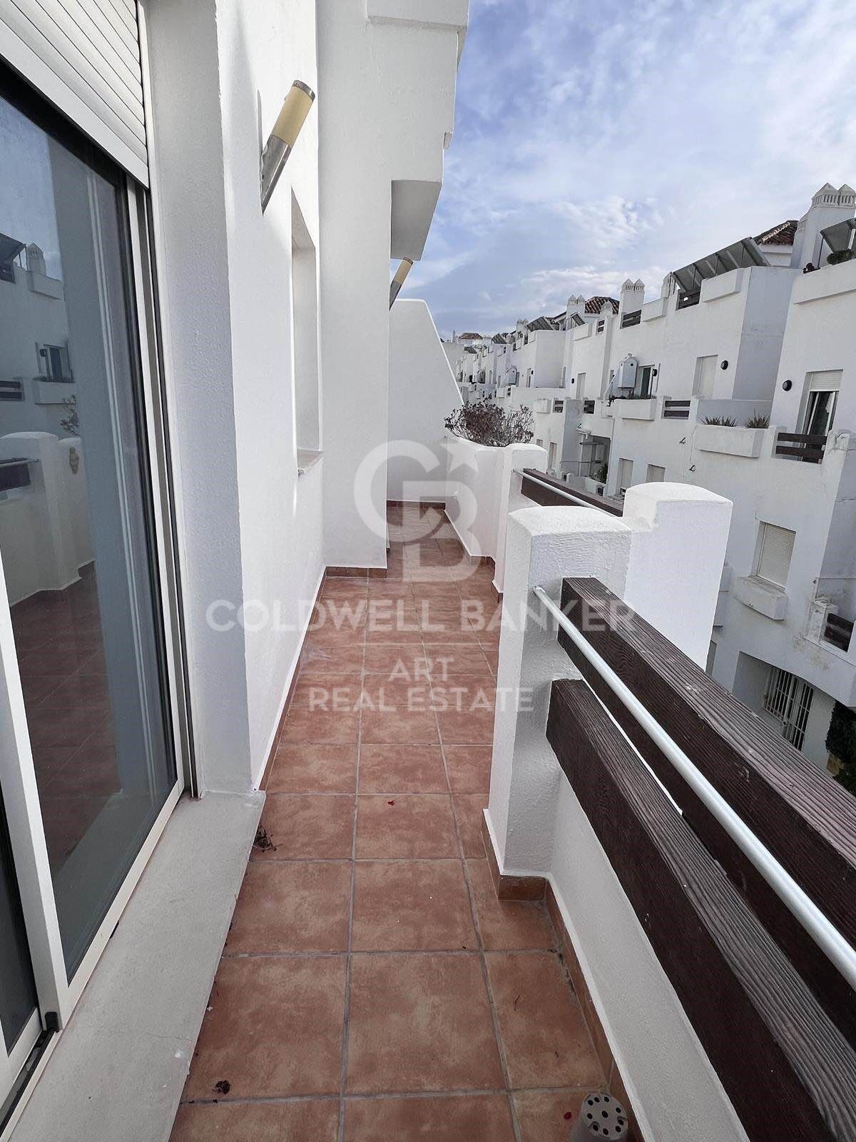 Charming apartment with sea views in Valle Romano Golf