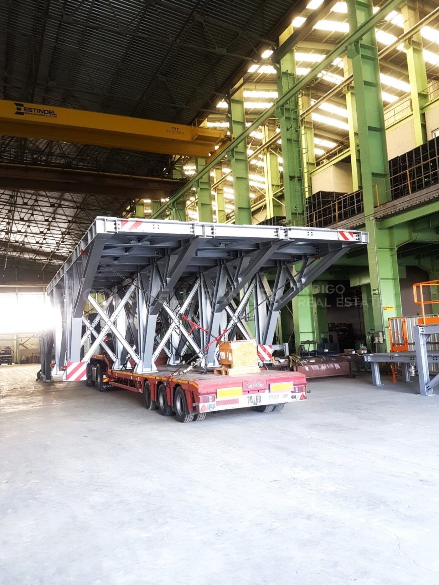 Nave industrial con parcela de 9 hectáreas y estratégica ubicación