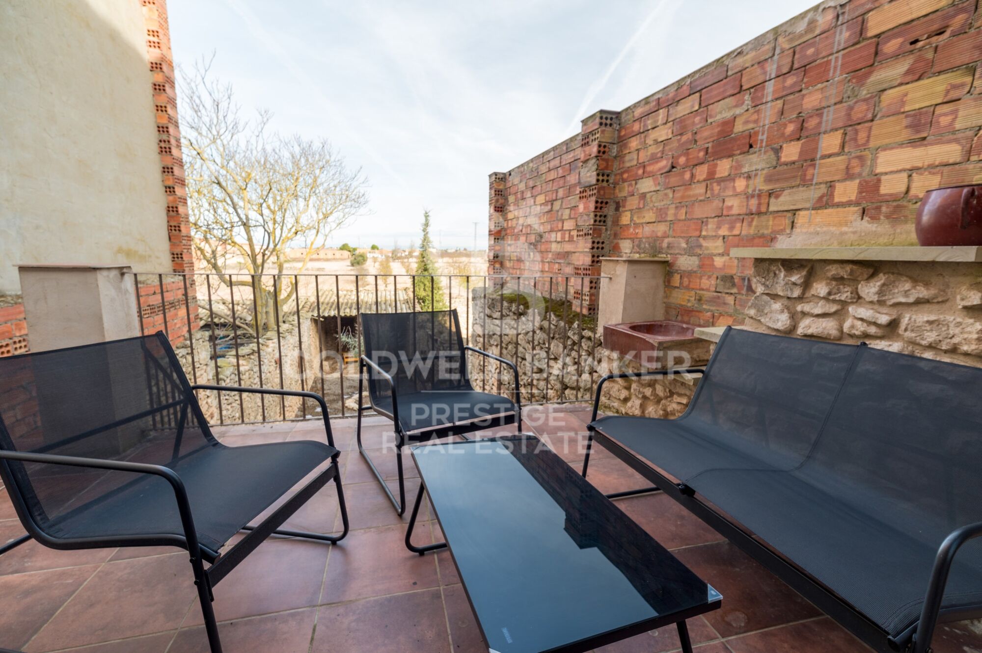 Refurbished house with luxurious finishes and fully equipped with a tourist license