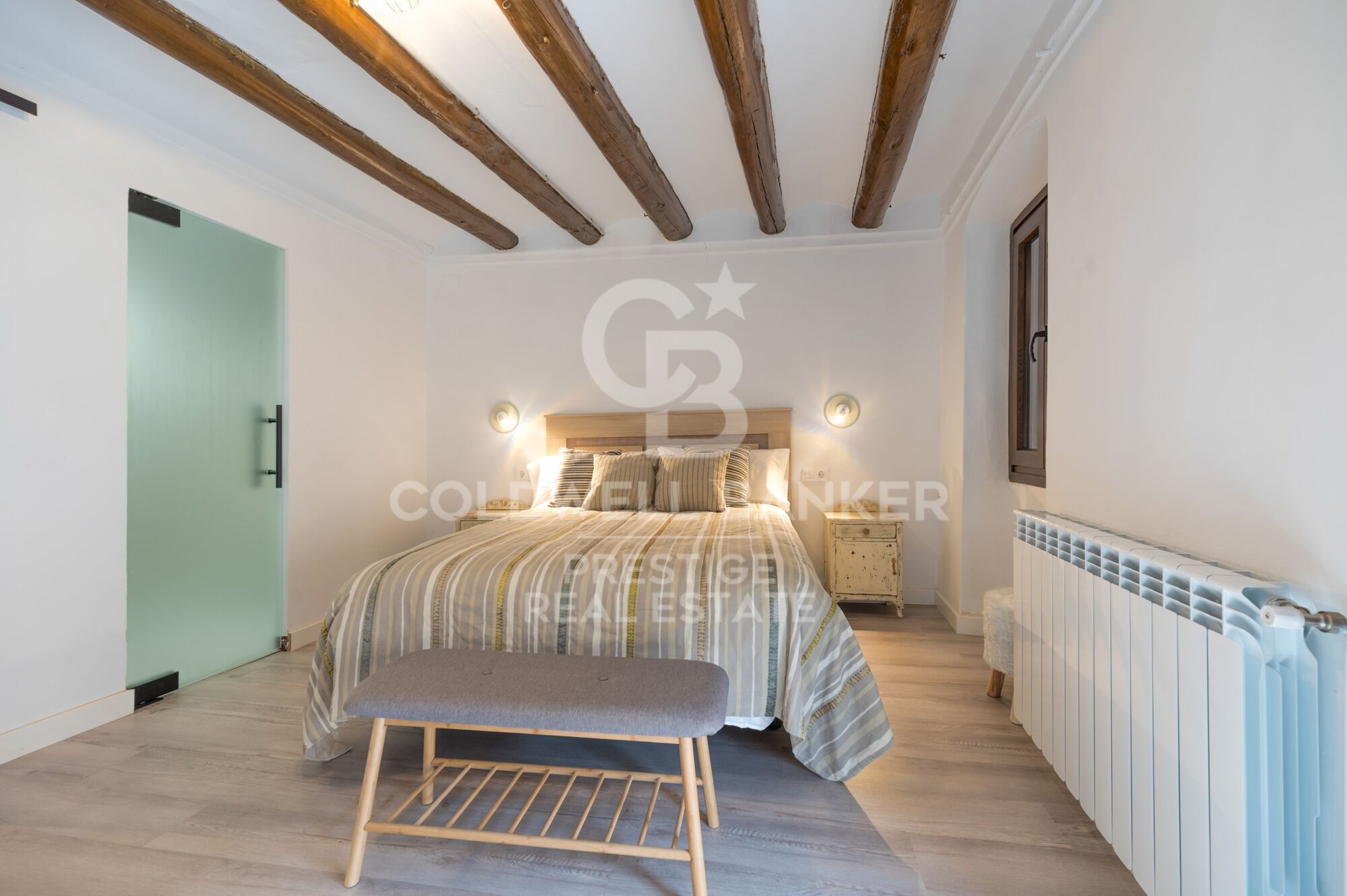 Refurbished house with luxurious finishes and fully equipped with a tourist license