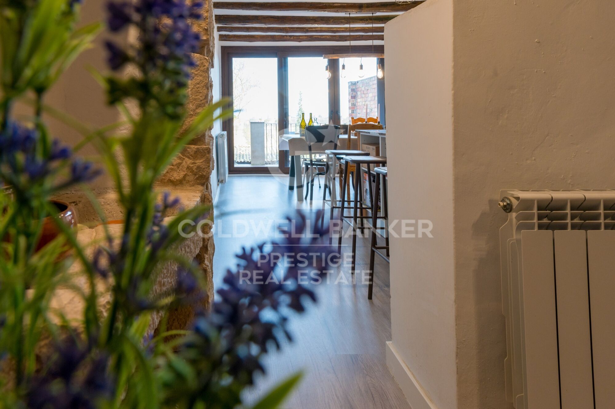 Refurbished house with luxurious finishes and fully equipped with a tourist license