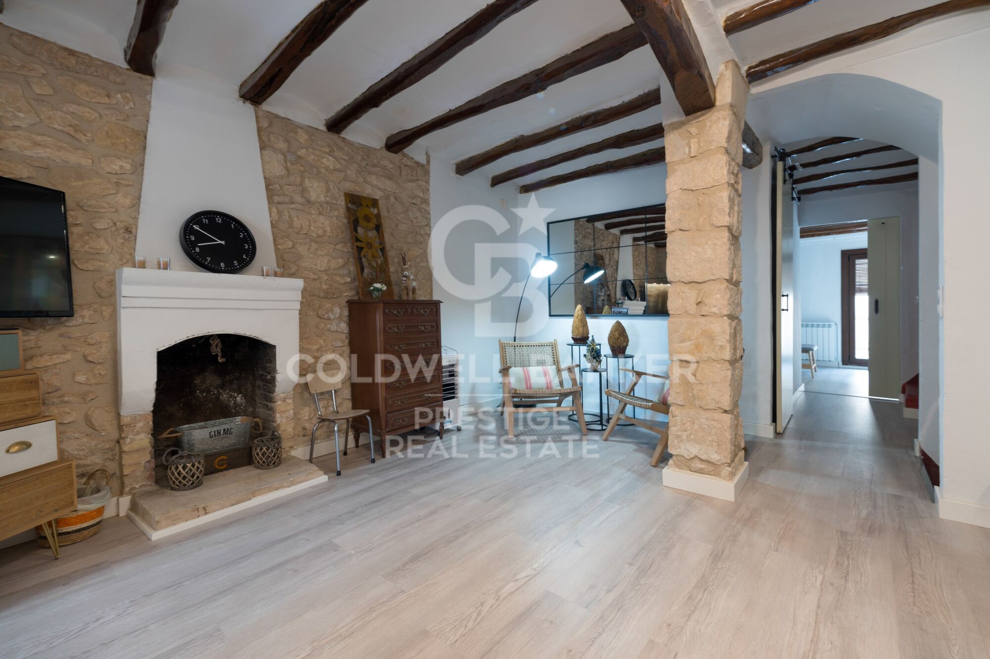 Refurbished house with luxurious finishes and fully equipped with a tourist license