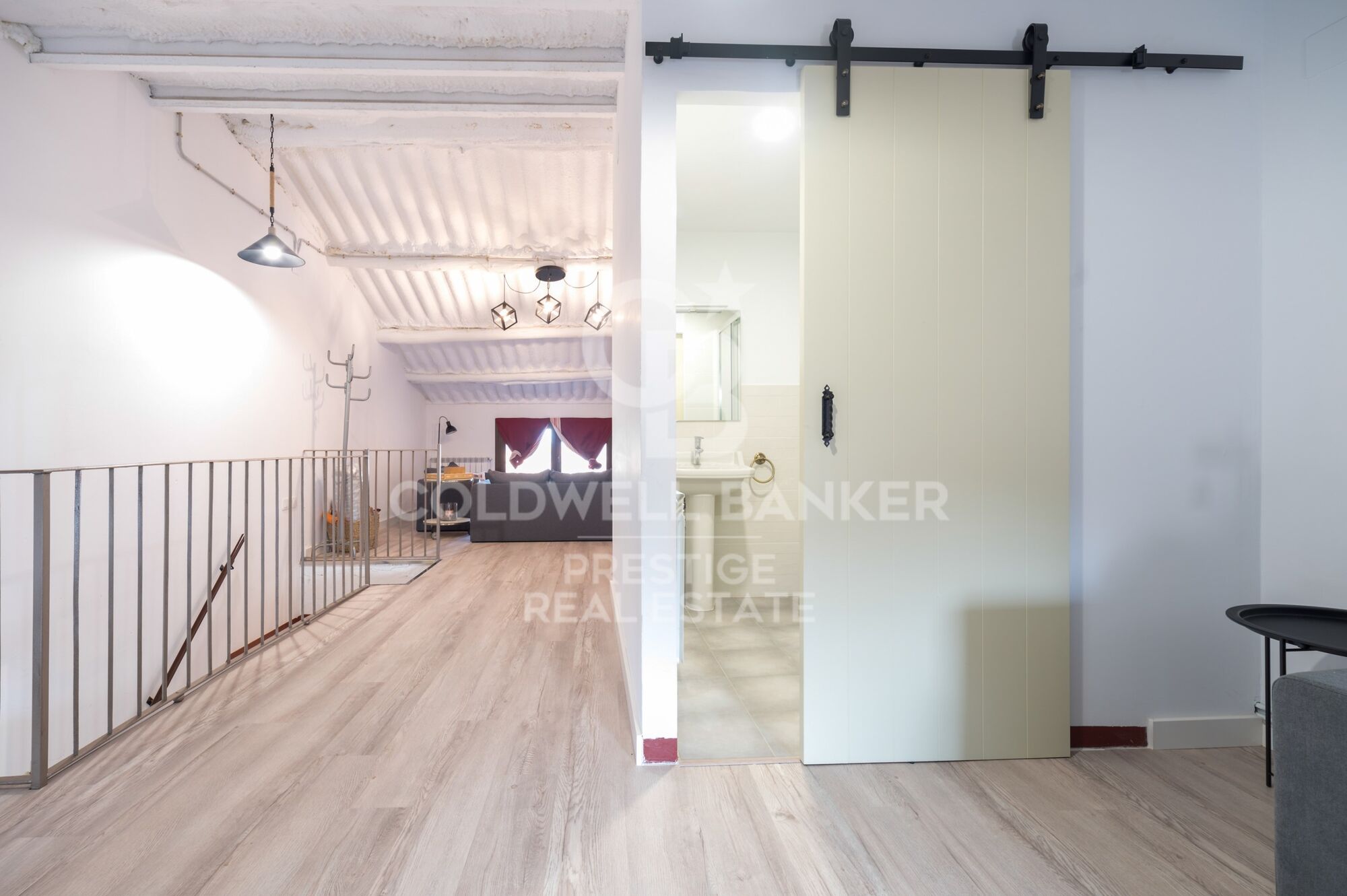 Refurbished house with luxurious finishes and fully equipped with a tourist license