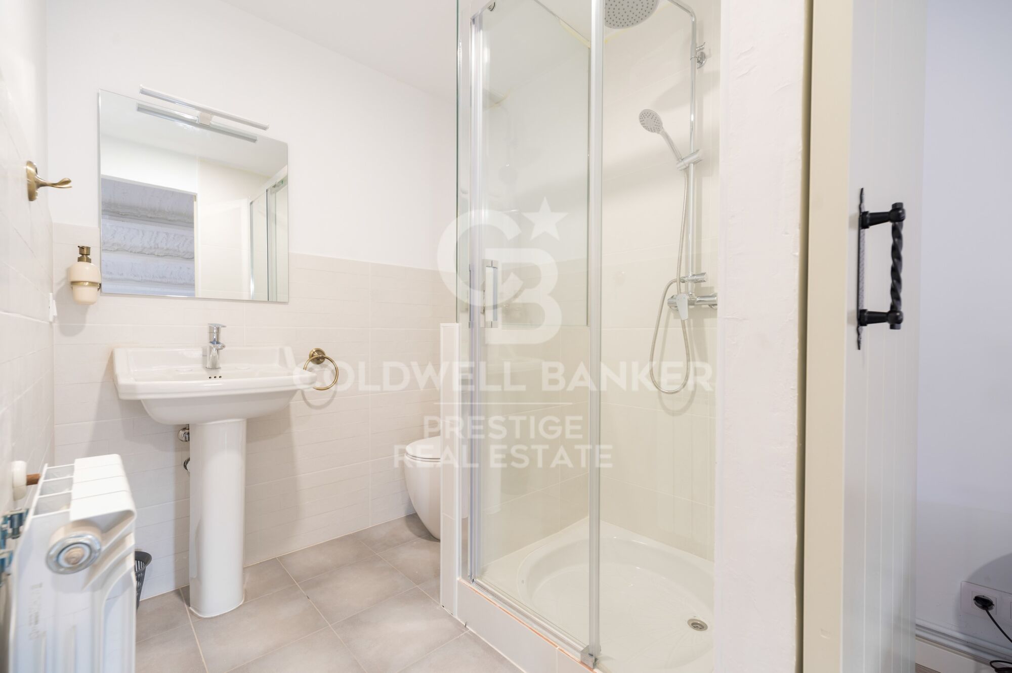 Refurbished house with luxurious finishes and fully equipped with a tourist license