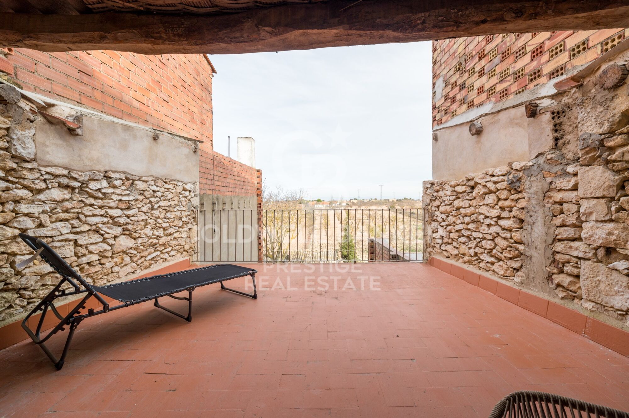 Refurbished house with luxurious finishes and fully equipped with a tourist license