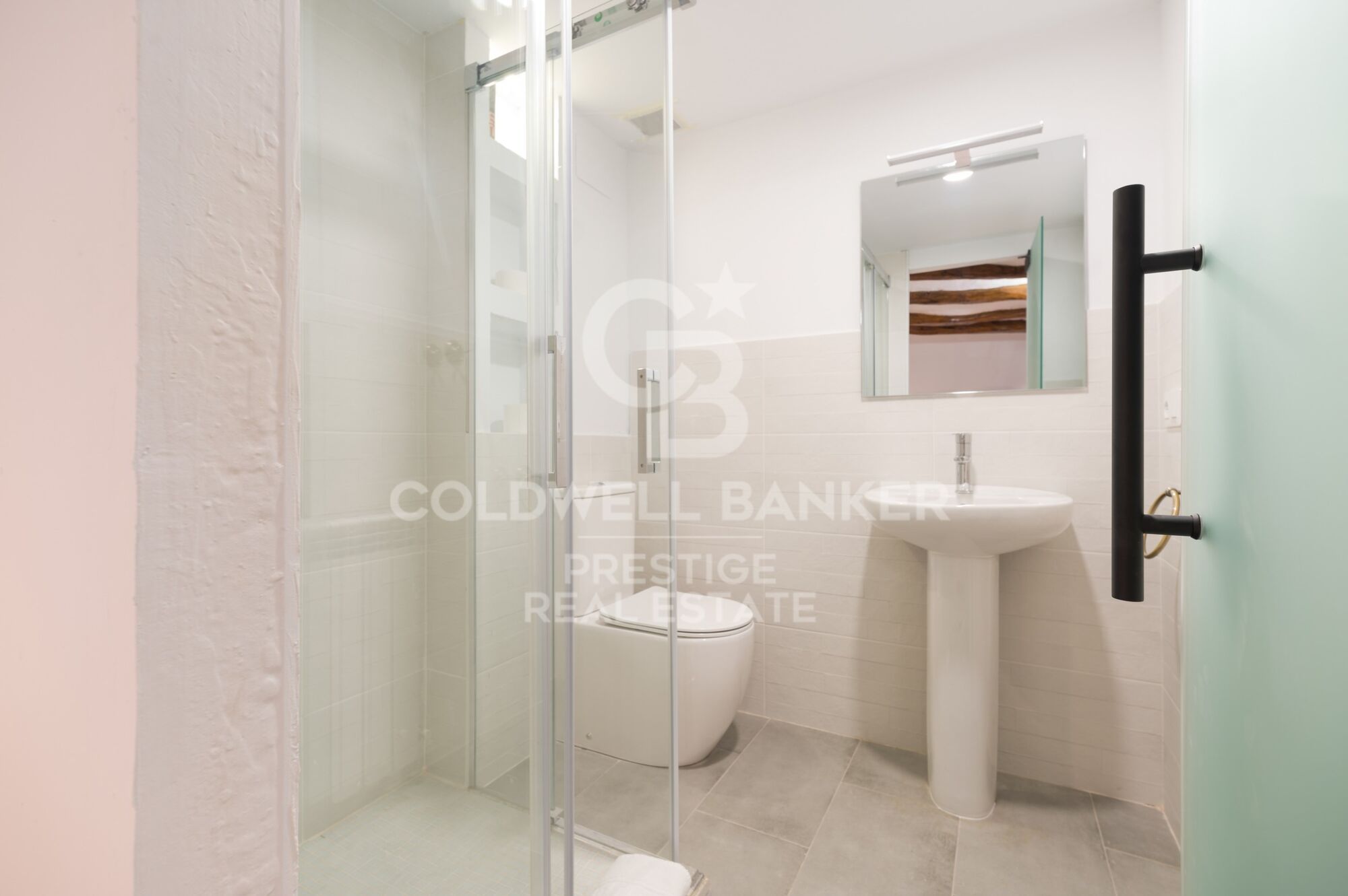 Refurbished house with luxurious finishes and fully equipped with a tourist license