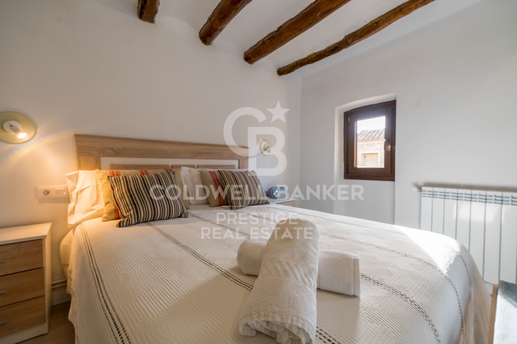 Refurbished house with luxurious finishes and fully equipped with a tourist license