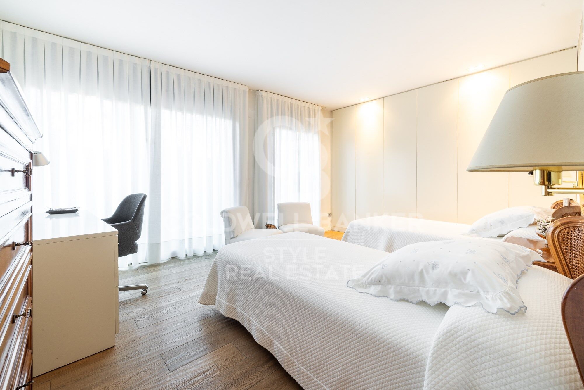 Magnificent corner flat next to Sabadell's City Hall