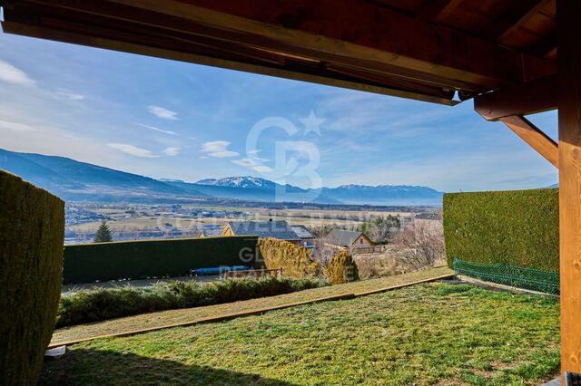 Acogedora planta baja con vistas