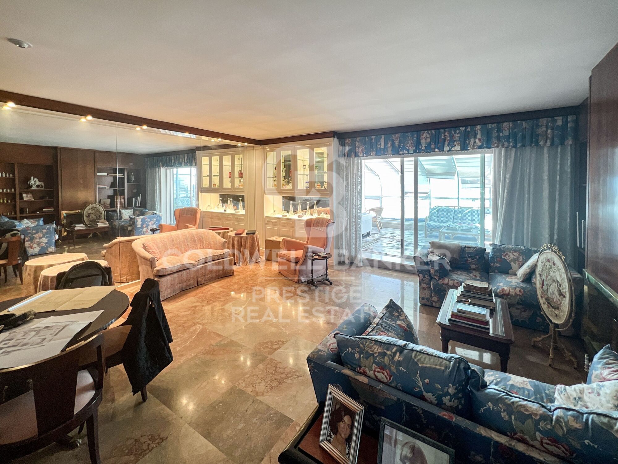 Spectacular penthouse with terrace in Bonanova.