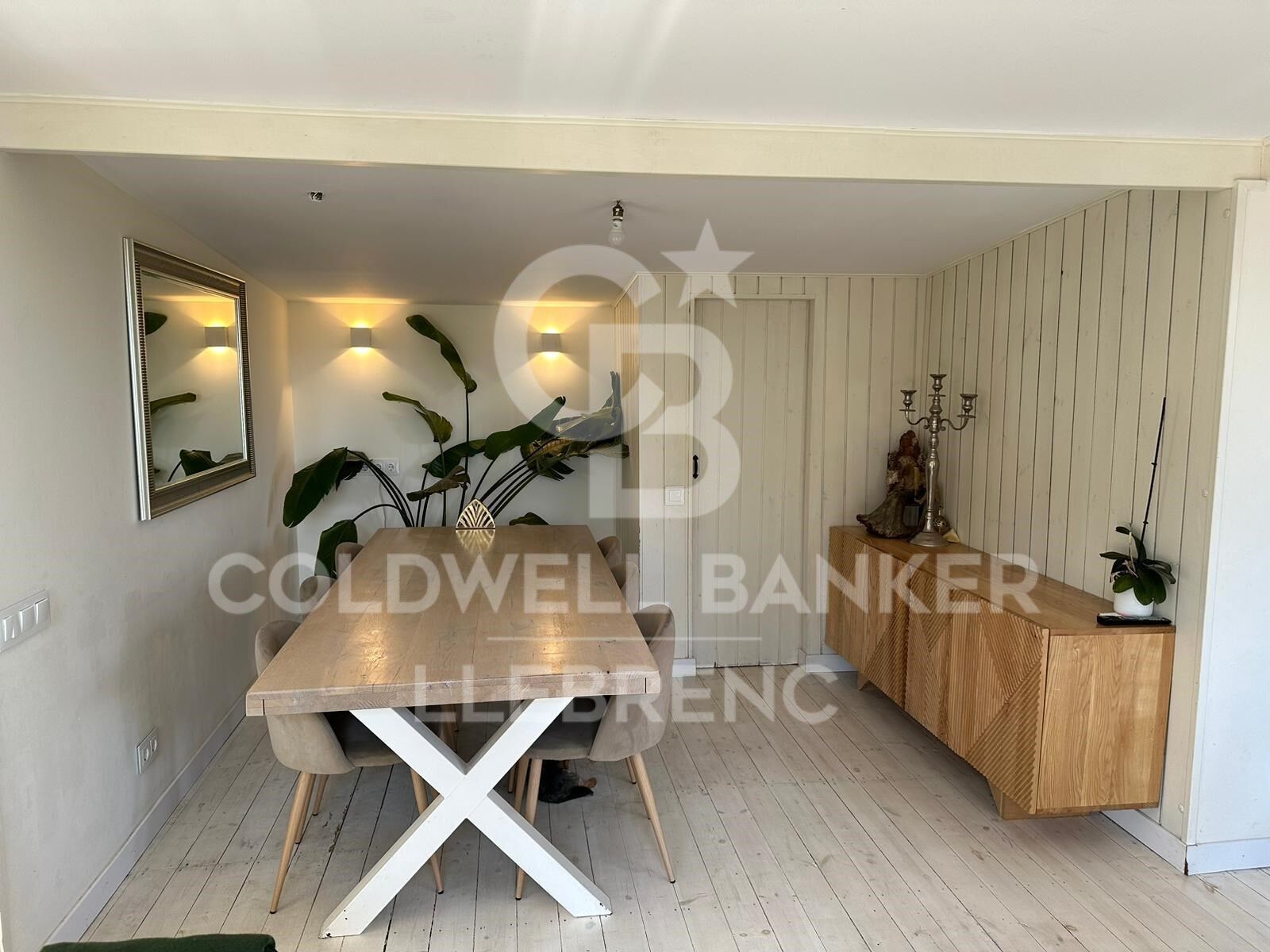 Terrain unique de 1 000 m2 à vendre dans le quartier de Font del Mont