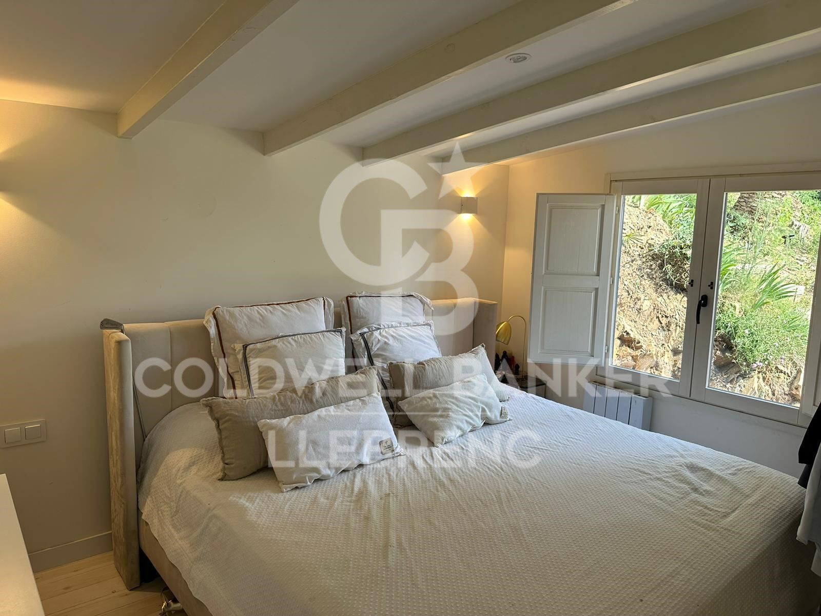 Unique plot of 1,000 m2 for sale in the neighbourhood of Font del Mont