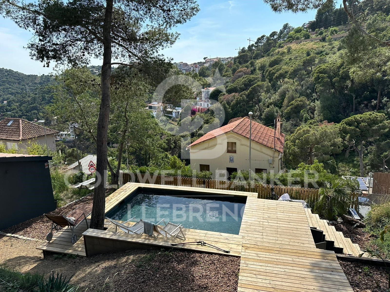 Parcela única de 1.000 m2 en venta en el barrio de Font del Mont