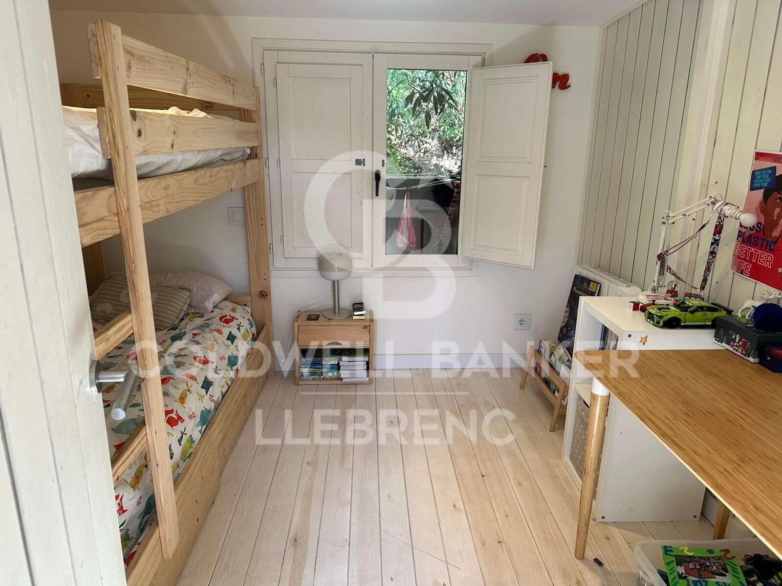 Parcela única de 1.000 m2 en venta en el barrio de Font del Mont