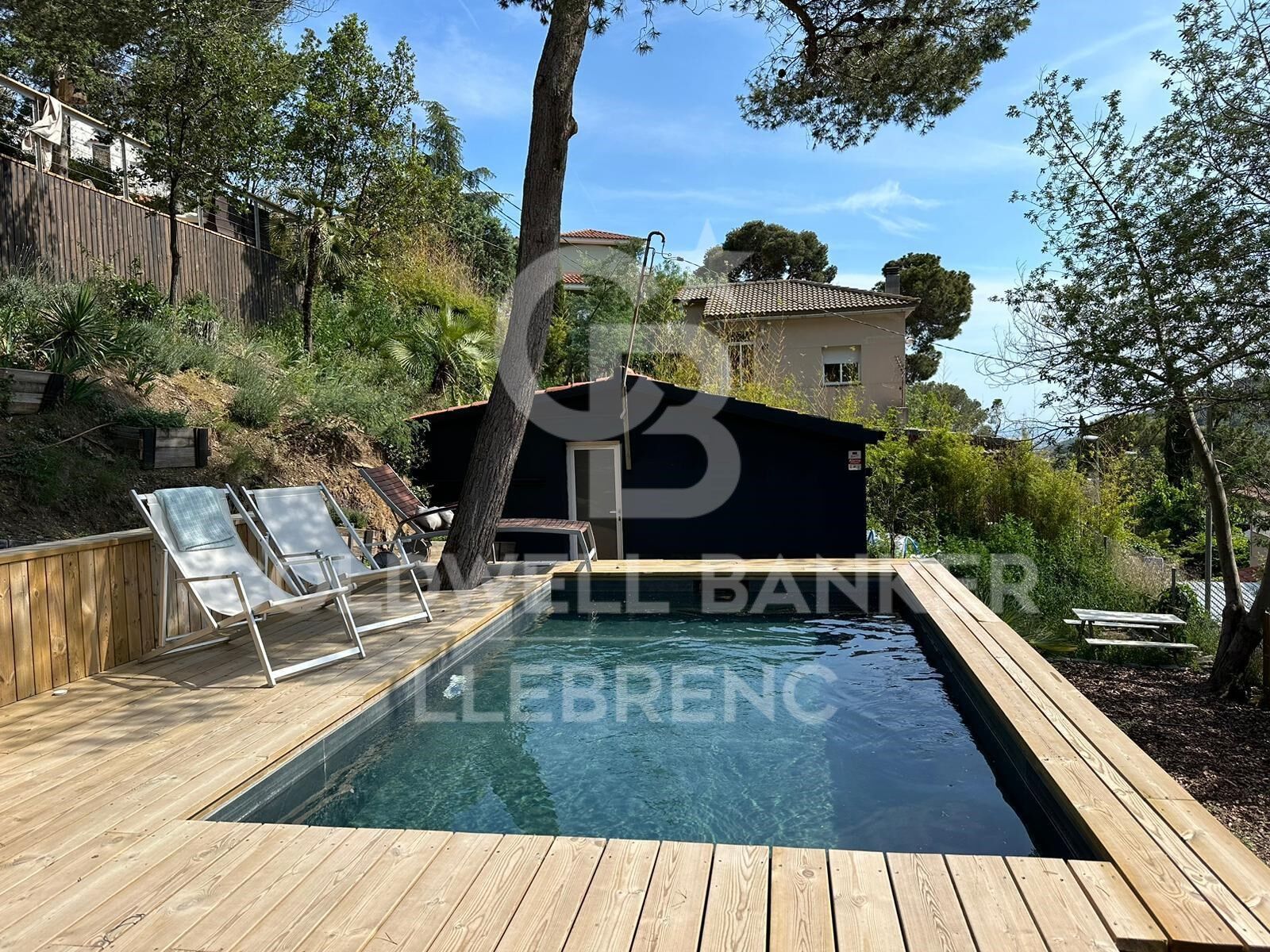 Parcela única de 1.000 m2 en venta en el barrio de Font del Mont