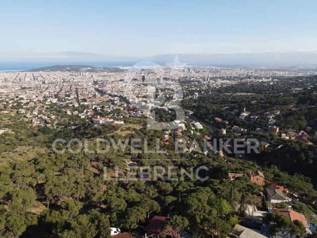 Terrain unique de 1 000 m2 à vendre dans le quartier de Font del Mont