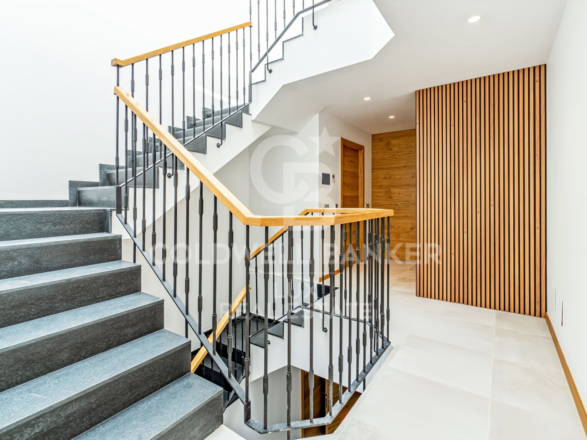 Neues Haus mit Aufzug und Garage in Figueres, Alt Empordà