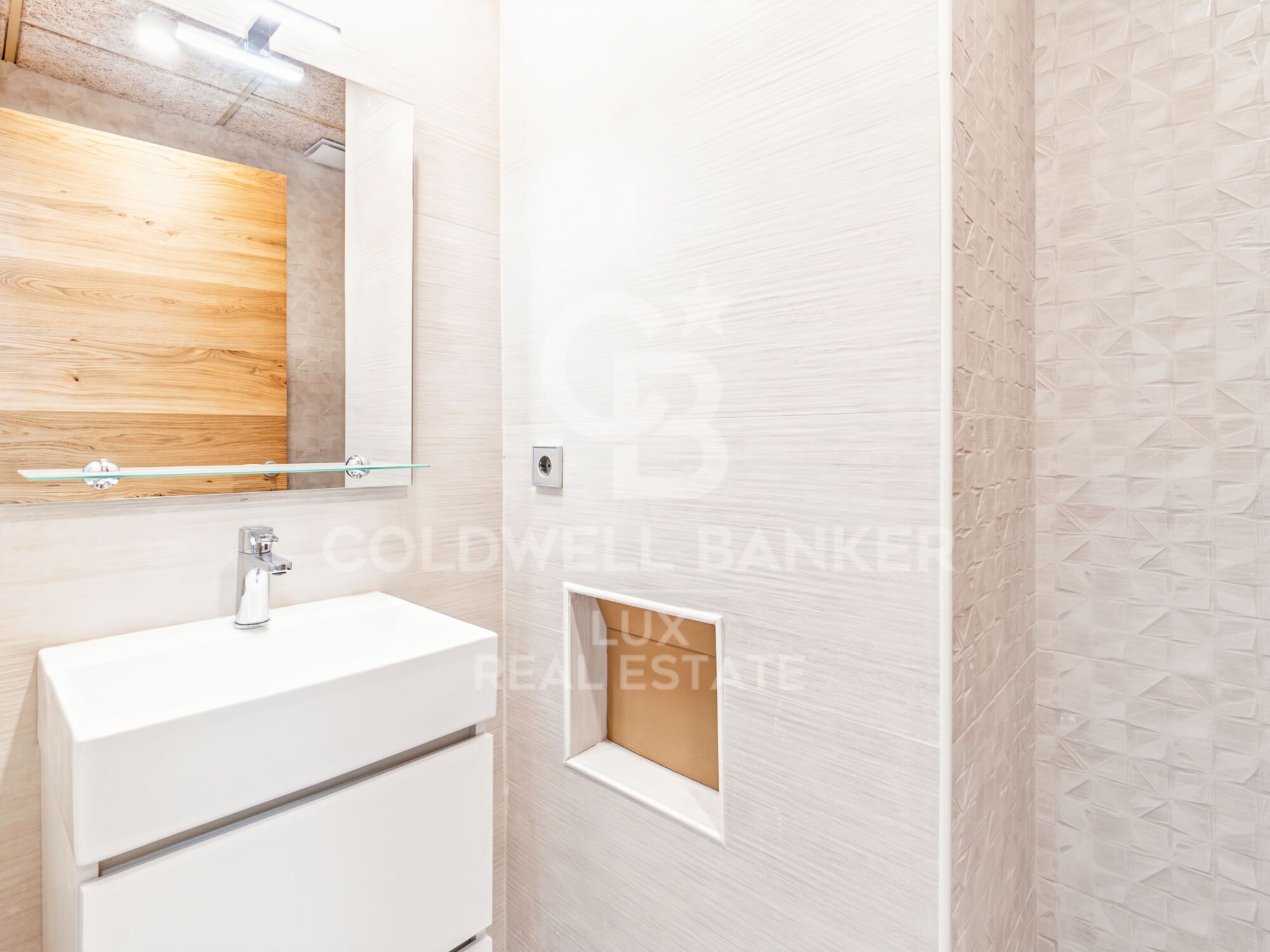 Maison neuve avec ascenseur et garage à Figueres, Alt Empordà