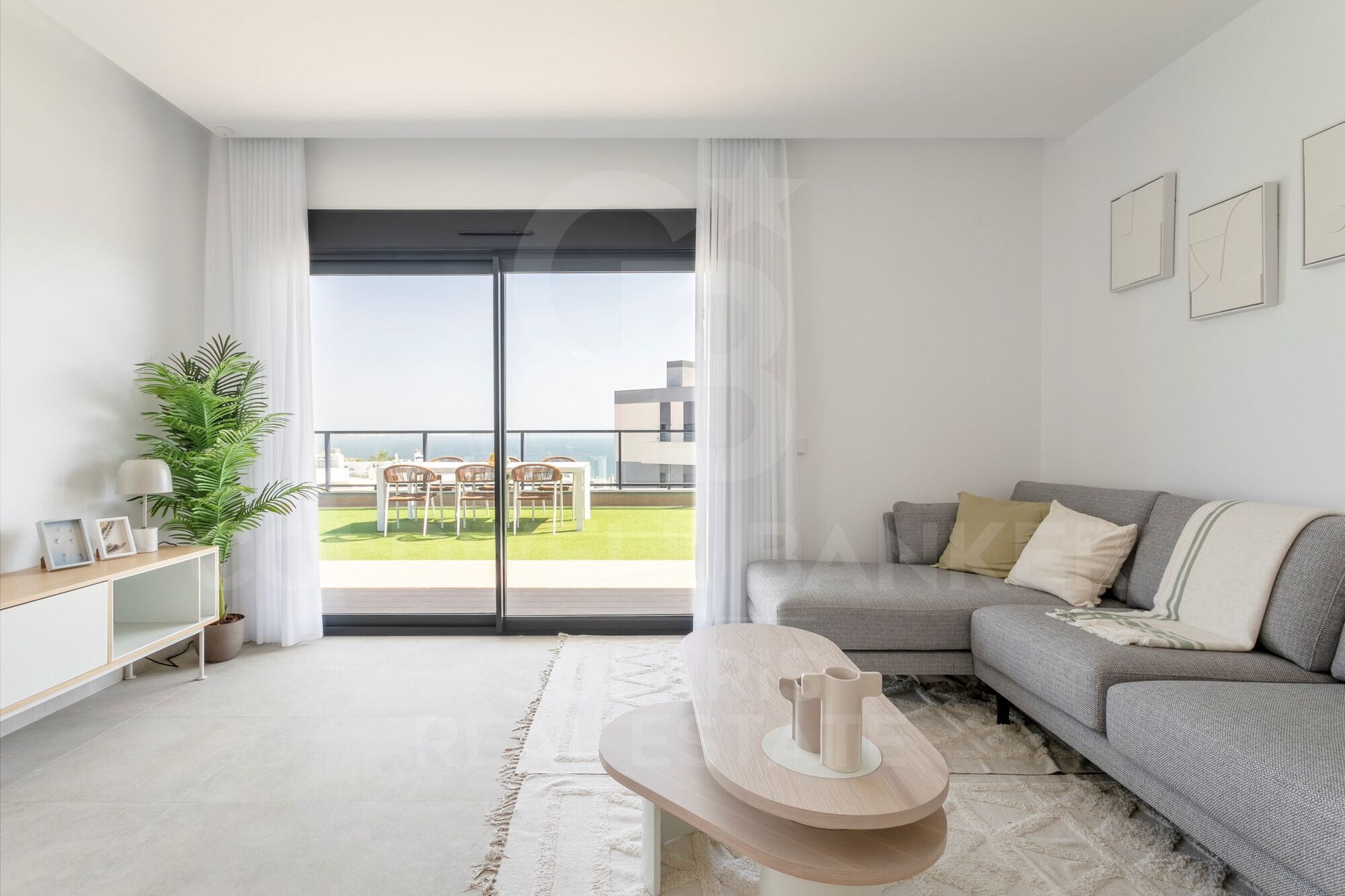 Acogedor apartamento de 3 dormitorios en Gran Alacant (a estrenar)