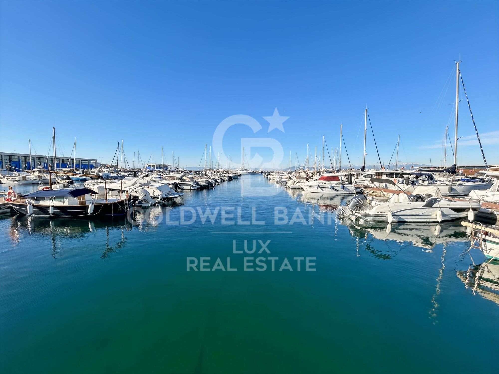 Grand appartement de luxe divisible à Roses, à 100m de la plage