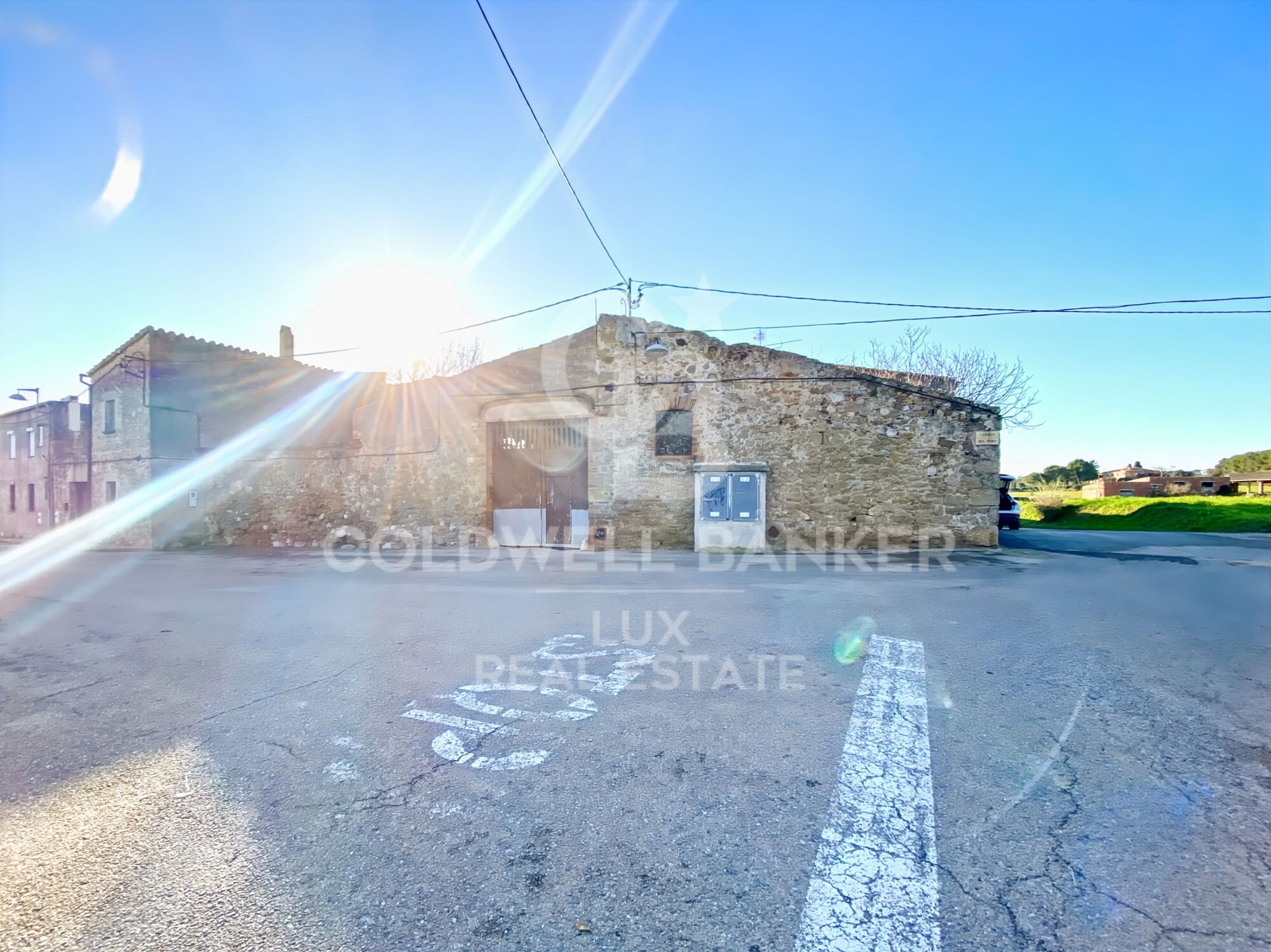 Country house to renovate in Alt Empordà