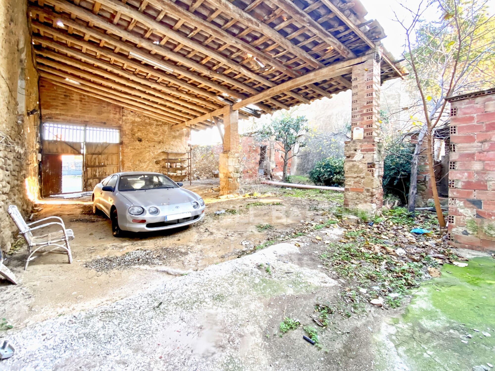 Landhaus zum Renovieren in Alt Empordà