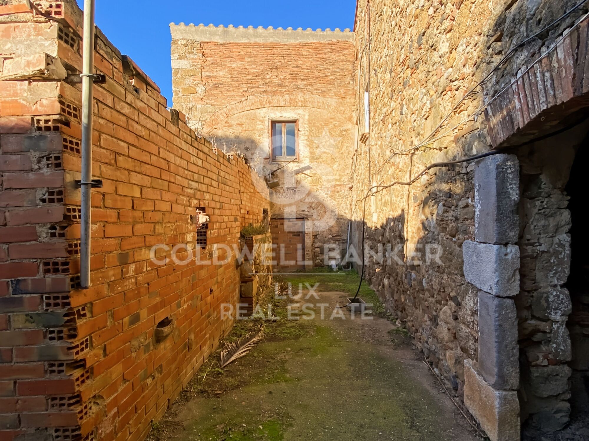 Landhaus zum Renovieren in Alt Empordà