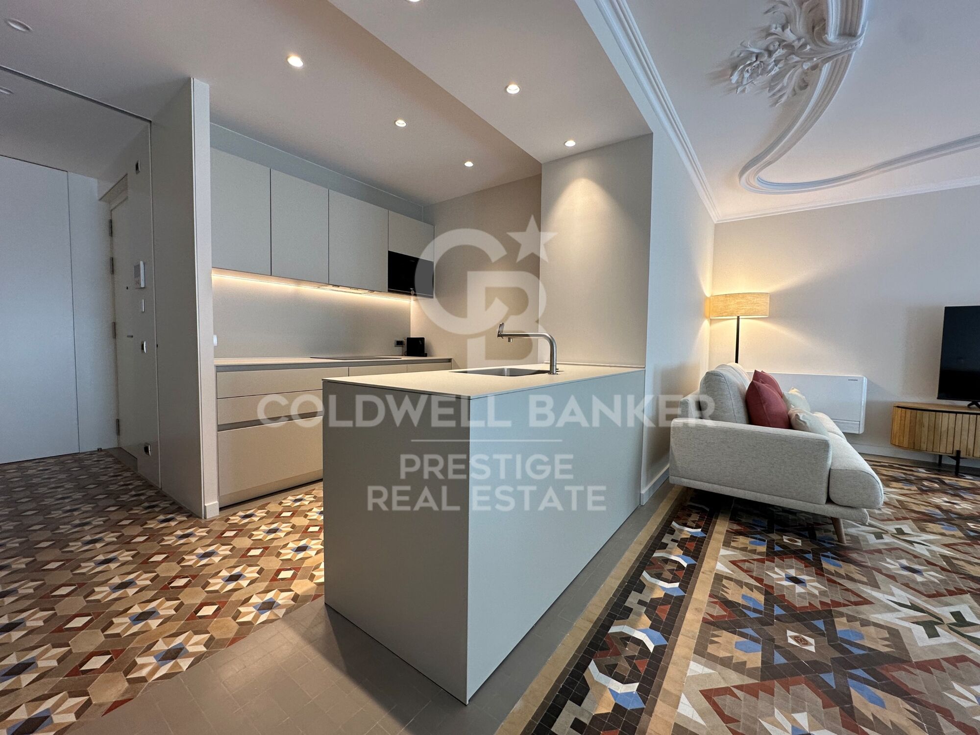 Luxury apartment for rent facing the port of Barcelona.