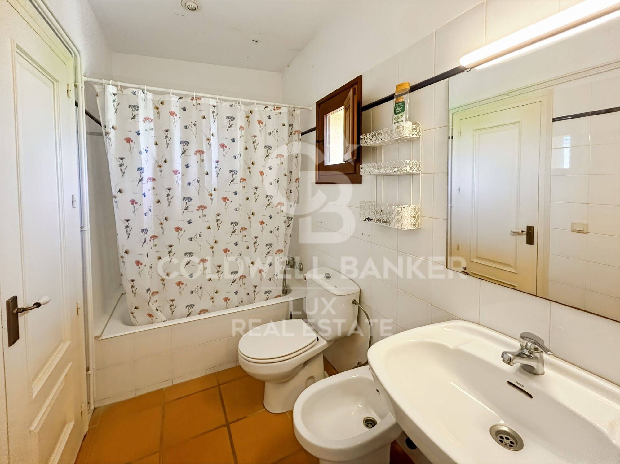 Casa de pueblo con terraza en el centro de Albons